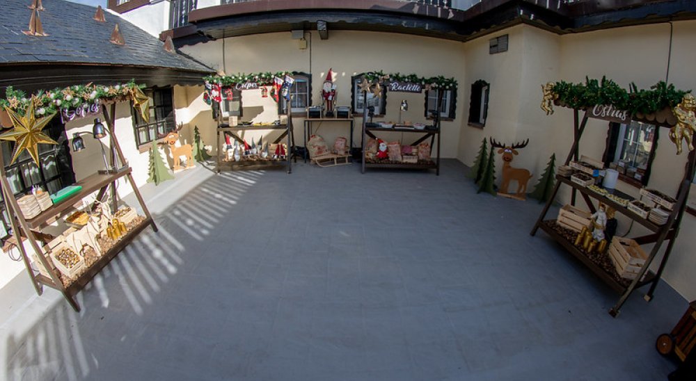 slideshow image